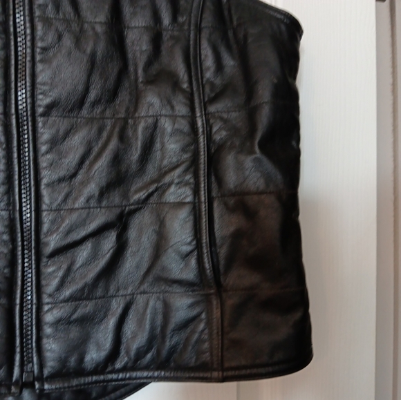 Gap Leather Vest Size M Black Women's Vintage Soft Biker Look with rounded fisht - Picture 2 of 5